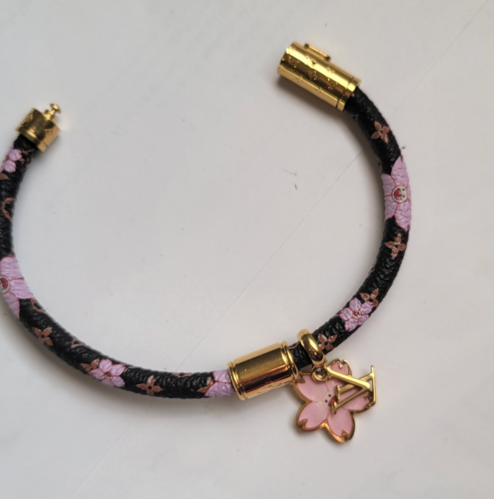 Fashion  Black and Pink Floral Charm Bracelet - Picture 3 of 7